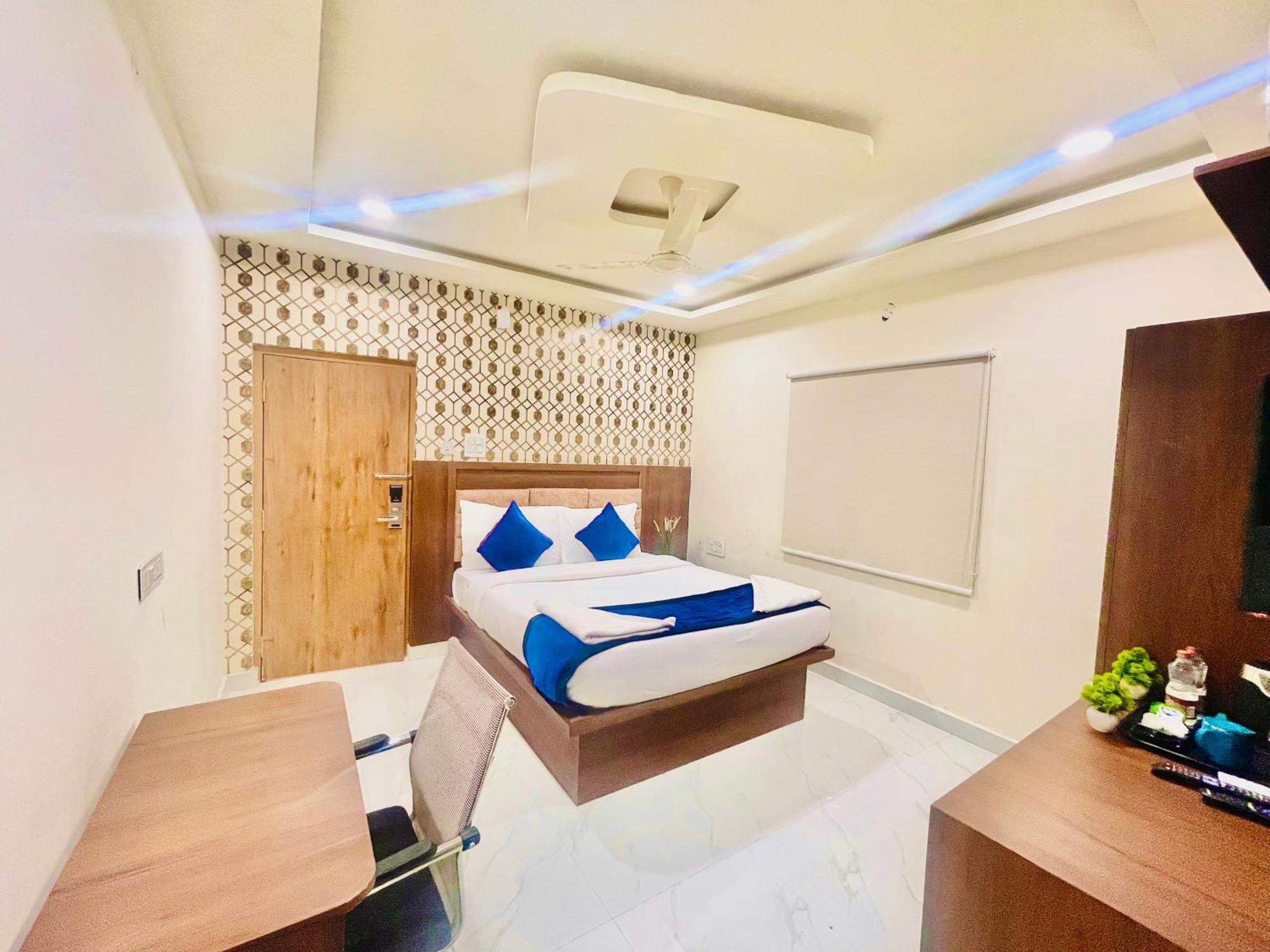 Hotel Eagle Grand Hyderabad Airport Zone Шемшабад Екстер'єр фото