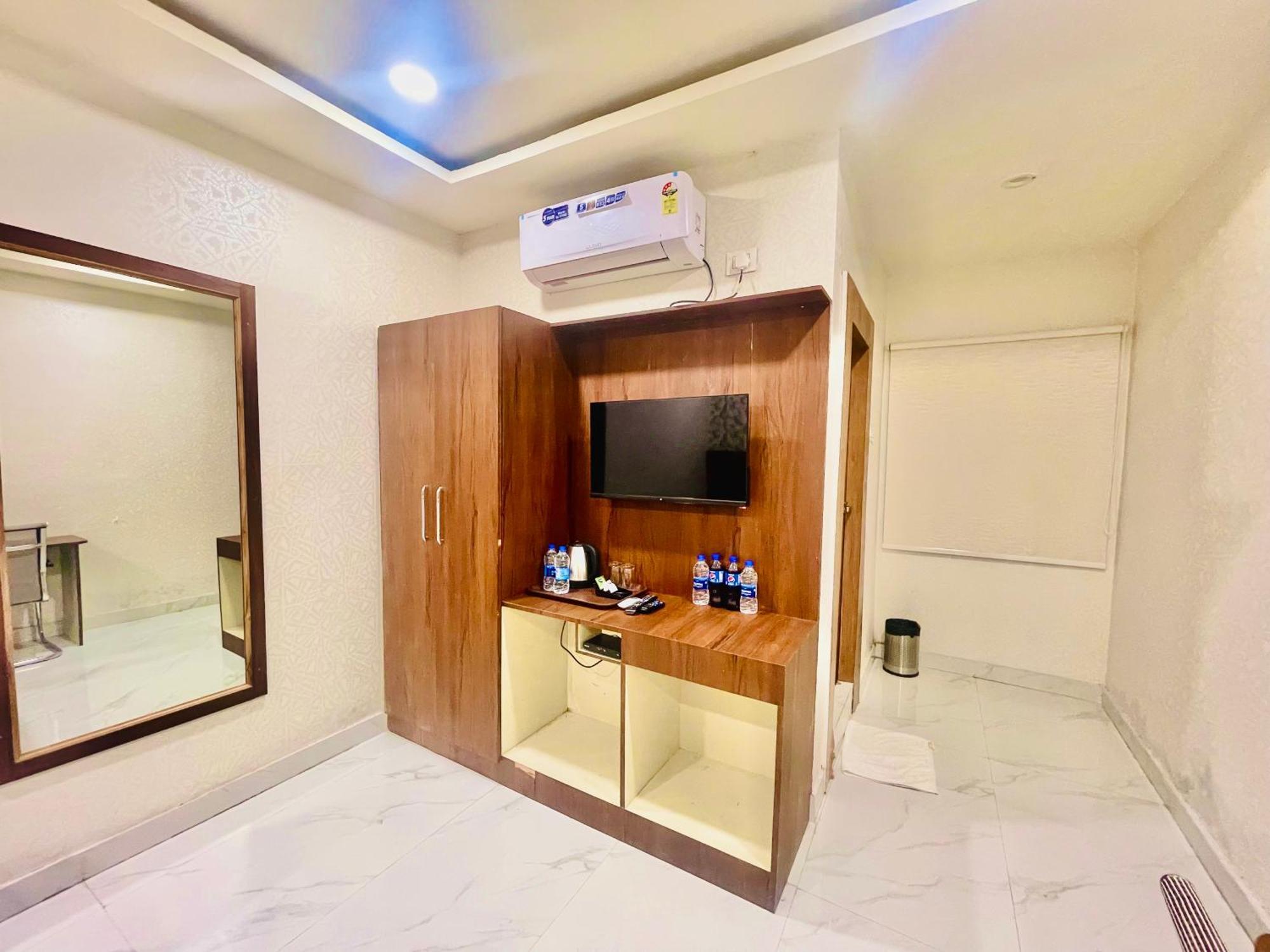 Hotel Eagle Grand Hyderabad Airport Zone Шемшабад Екстер'єр фото