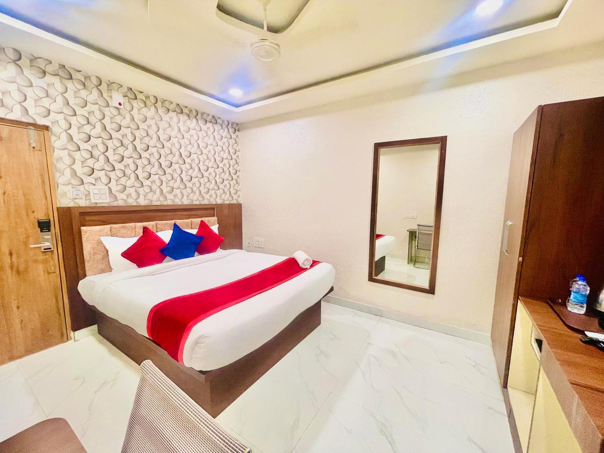 Hotel Eagle Grand Hyderabad Airport Zone Шемшабад Екстер'єр фото