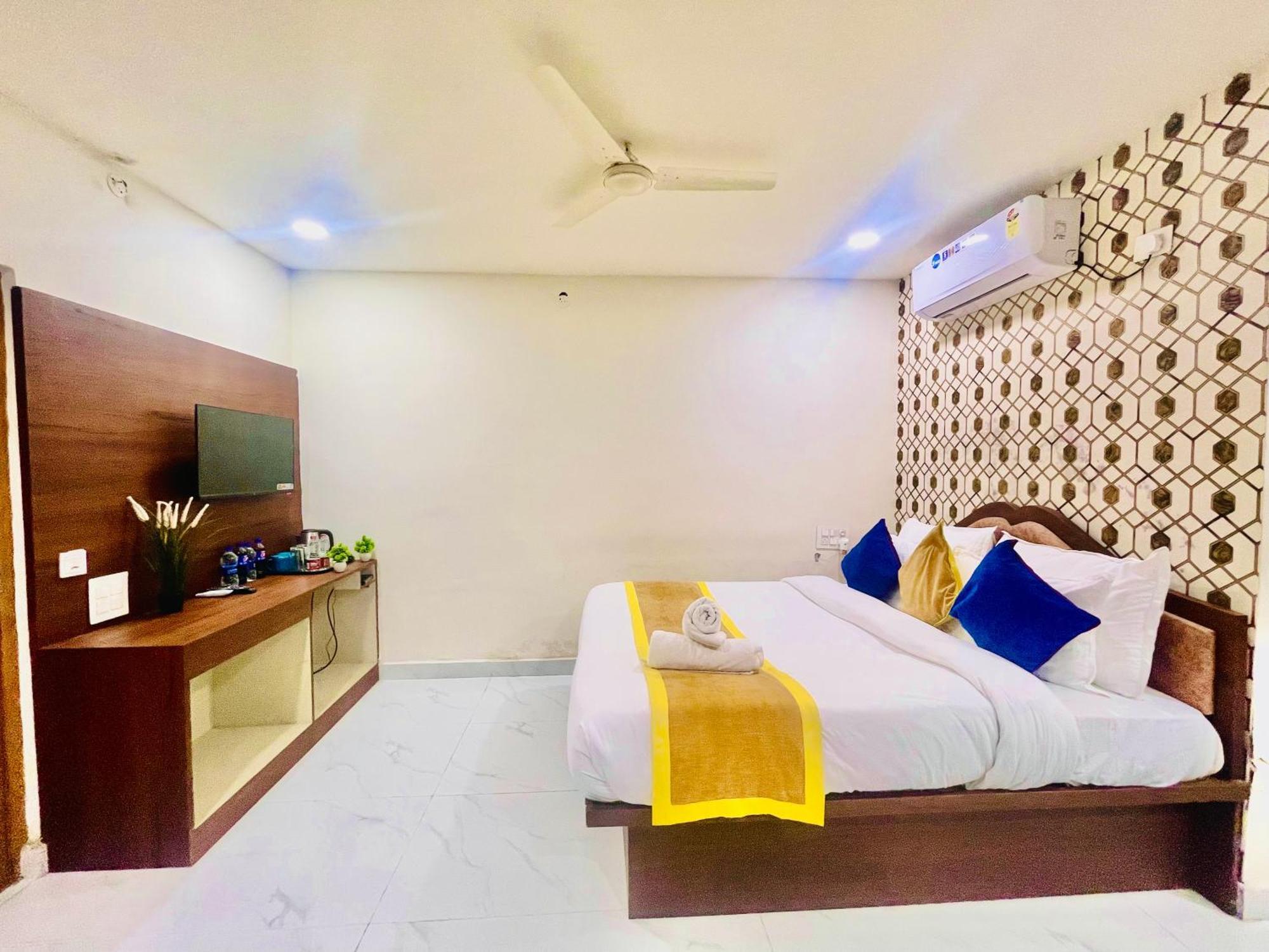 Hotel Eagle Grand Hyderabad Airport Zone Шемшабад Екстер'єр фото
