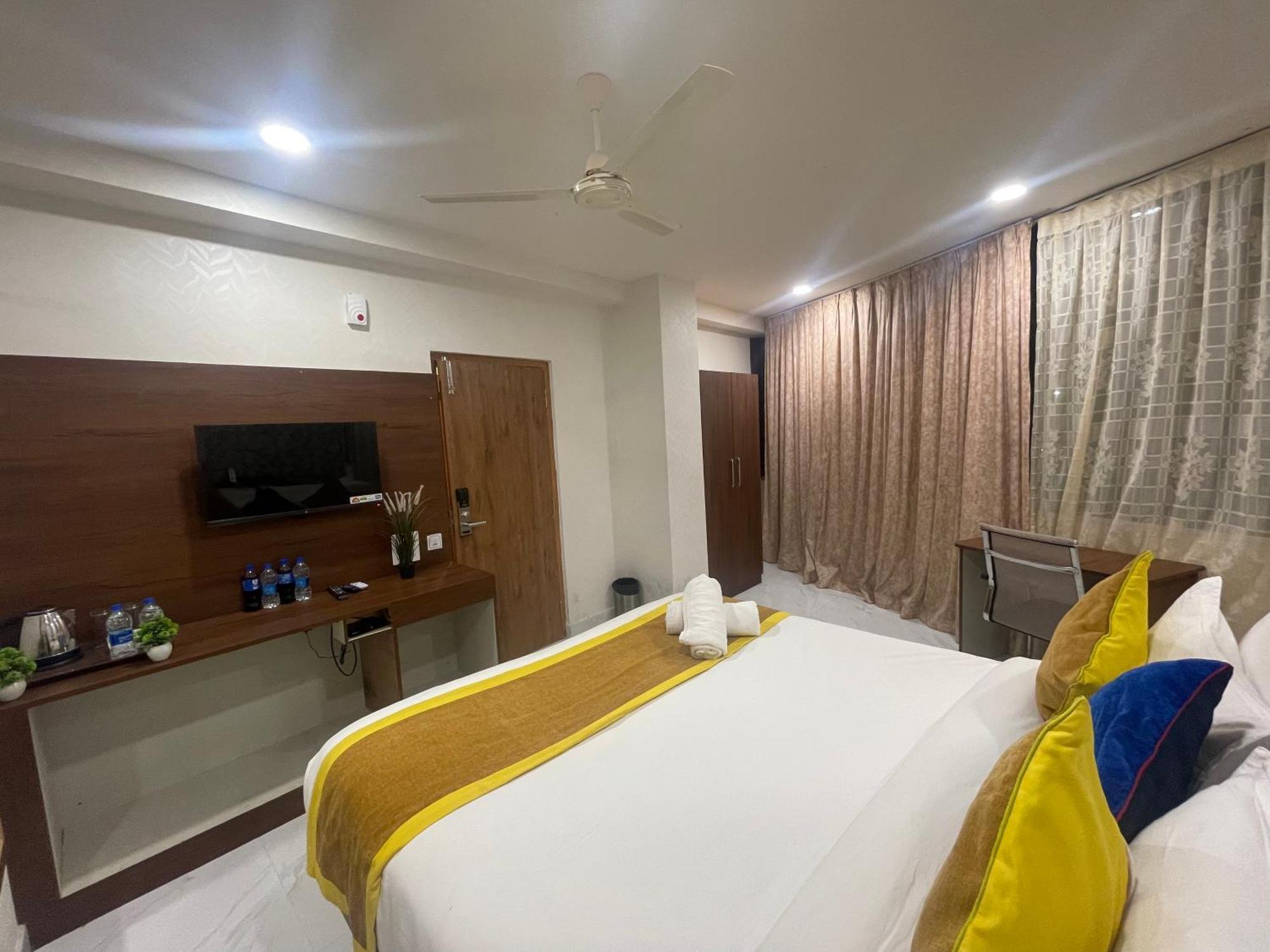 Hotel Eagle Grand Hyderabad Airport Zone Шемшабад Екстер'єр фото