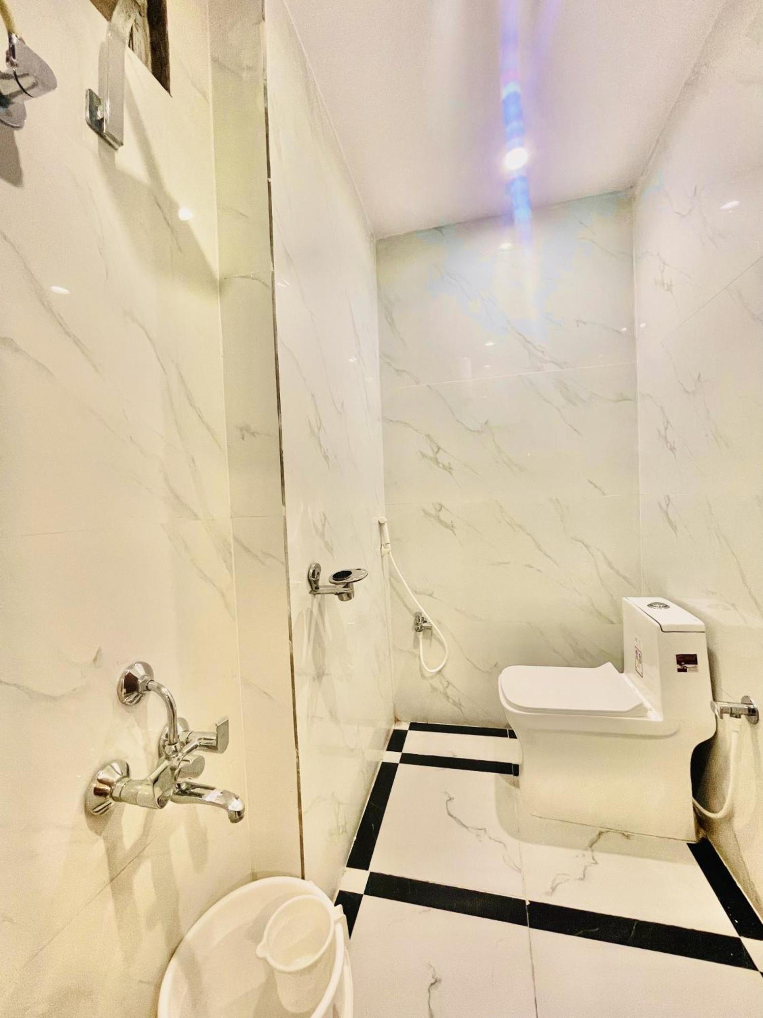Hotel Eagle Grand Hyderabad Airport Zone Шемшабад Екстер'єр фото