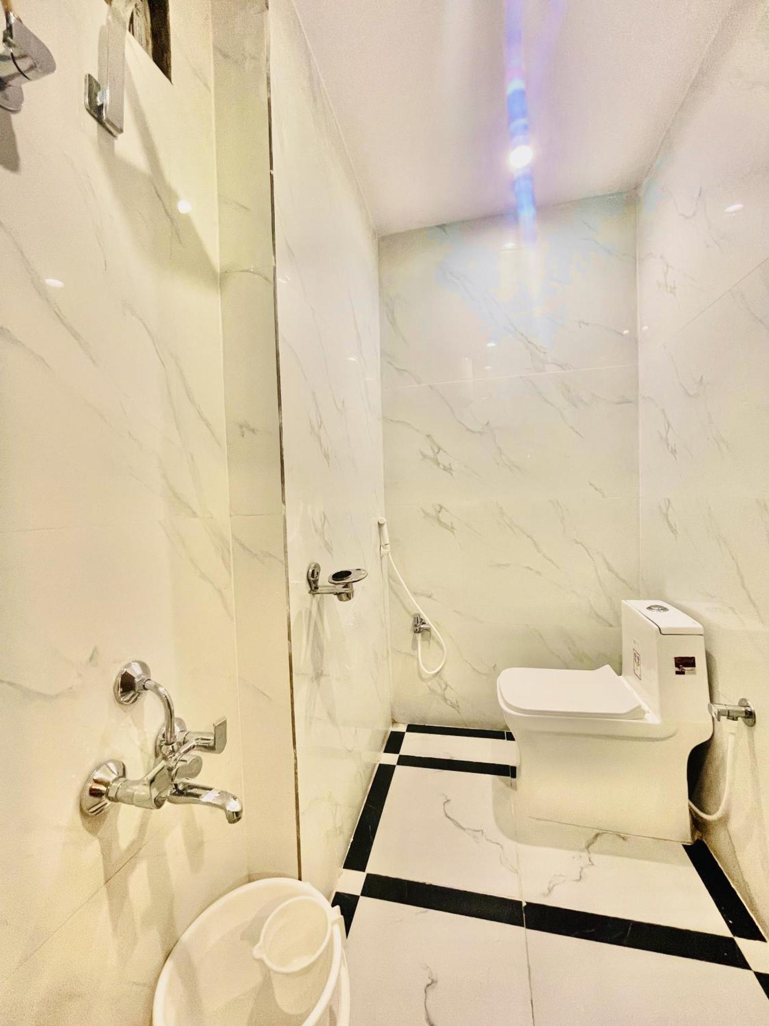 Hotel Eagle Grand Hyderabad Airport Zone Шемшабад Екстер'єр фото